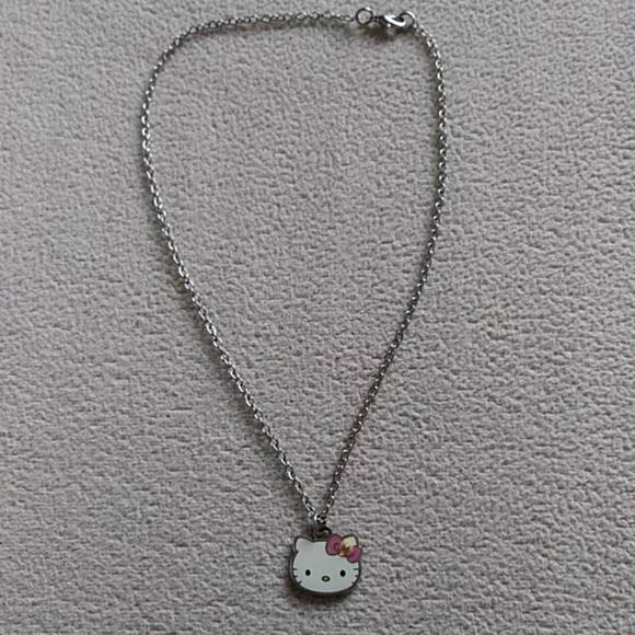 Hello Kitty necklace - Picture 1 of 4